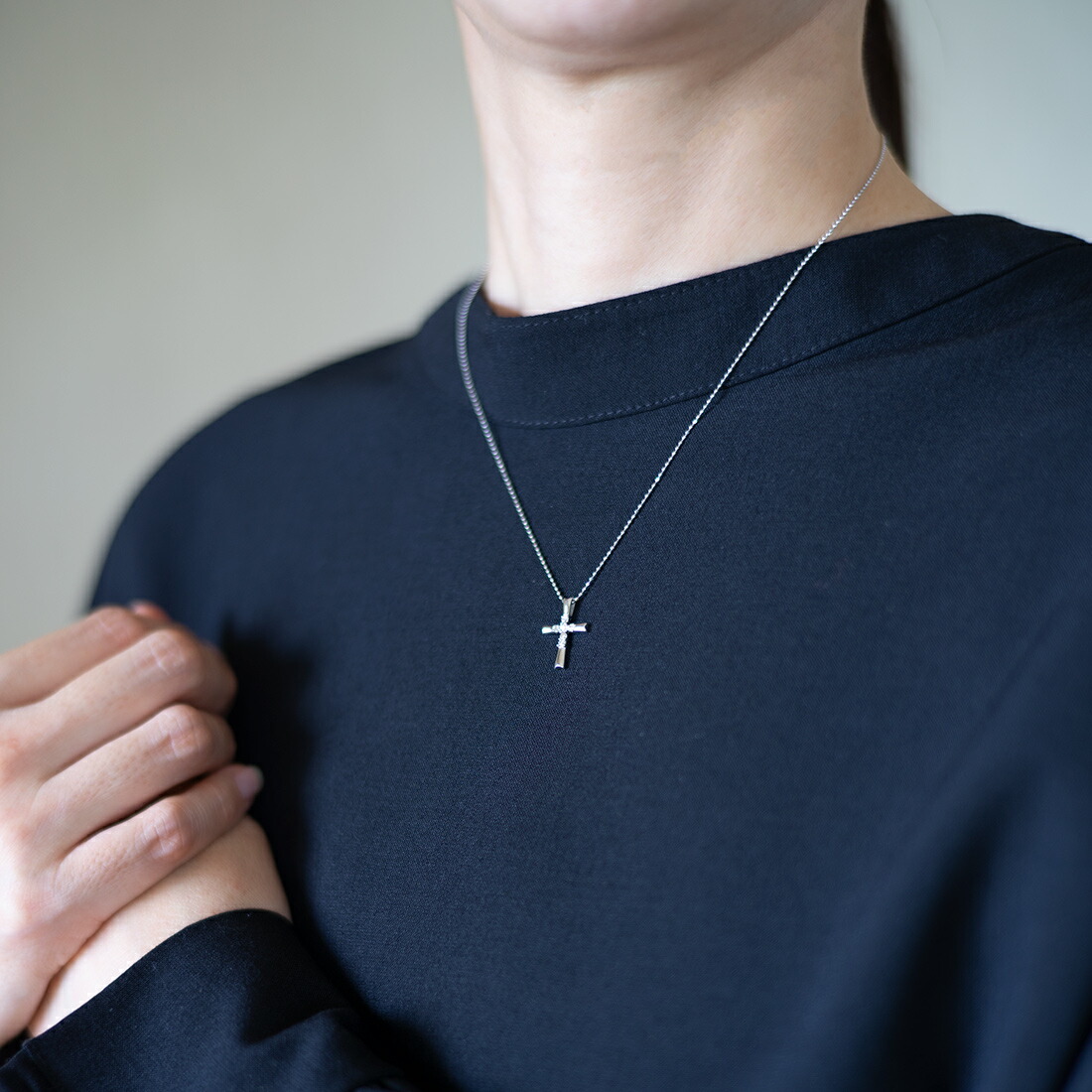 umu -アム- FINE JEWELRY STUIDIOダイヤモンド 0.1ct クロス ペンダントトップdj0006_i3.jpg