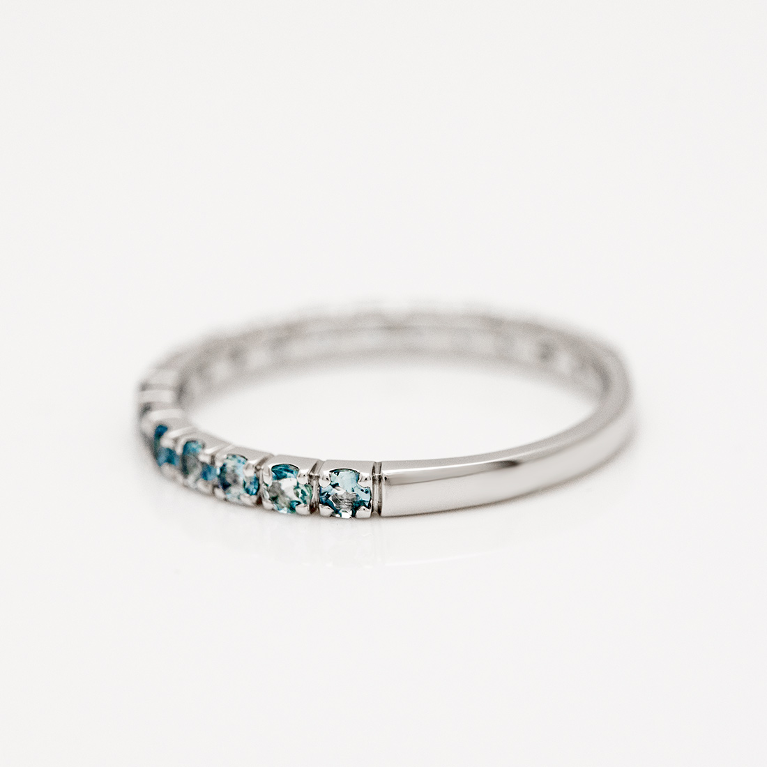 天然サンタマリアアクアマリン ダイヤモンド エタニティ 計0.58ct K18 天然サンタマリアアクアマリン ダイヤモンド エタニティ 計0.58