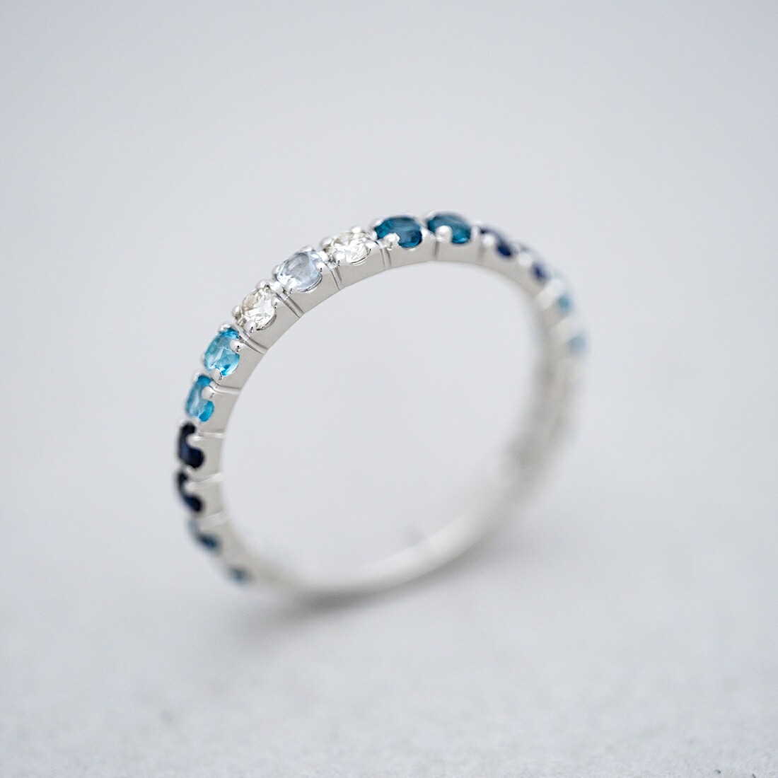 umu -アム- FINE JEWELRY STUIDIOオーシャンカラー エタニティーリングet0189_kanban2.jpg