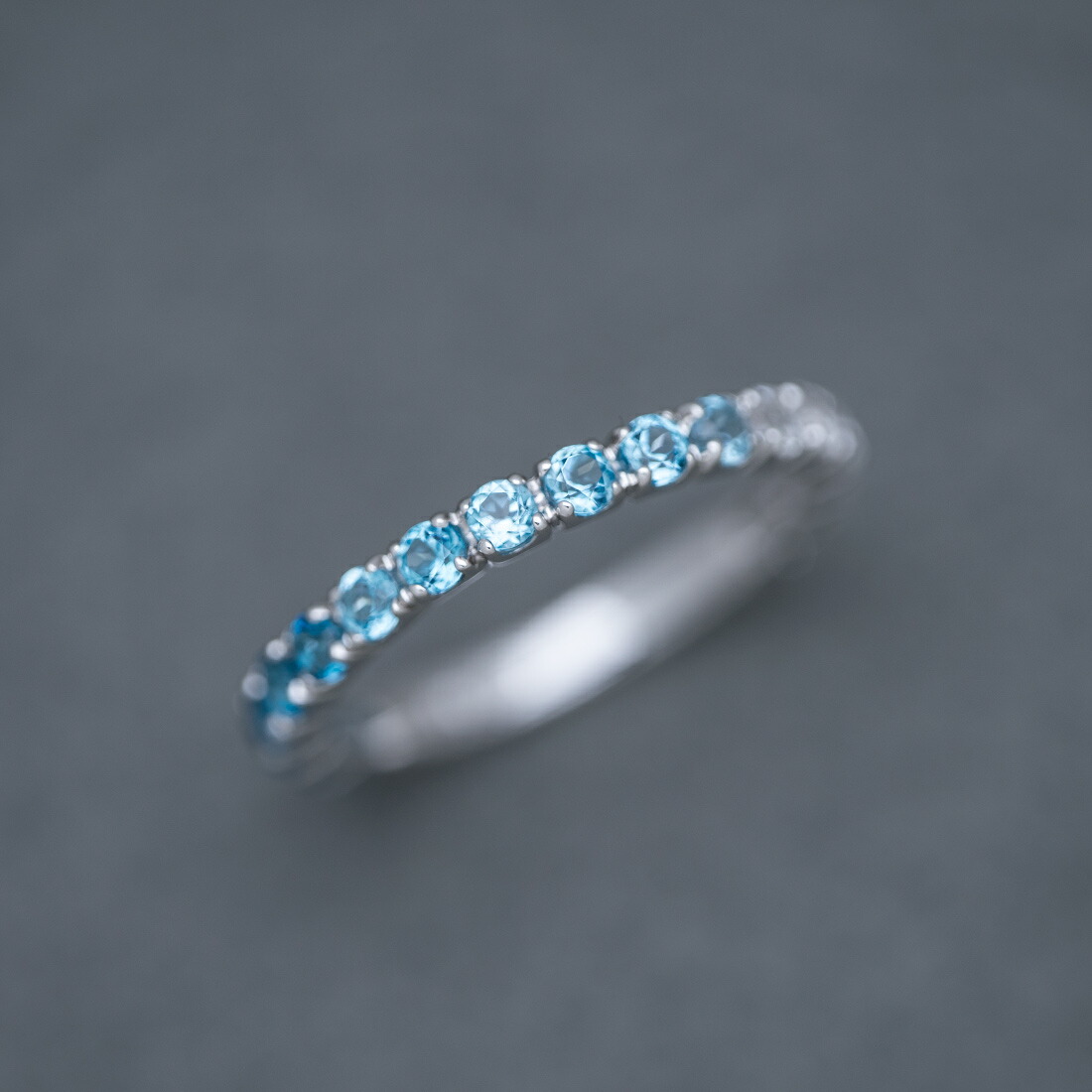 umu -アム- FINE JEWELRY STUIDIOK18 トパーズ ブルーグラデーション エタニティリングet0195_kanban2.jpg
