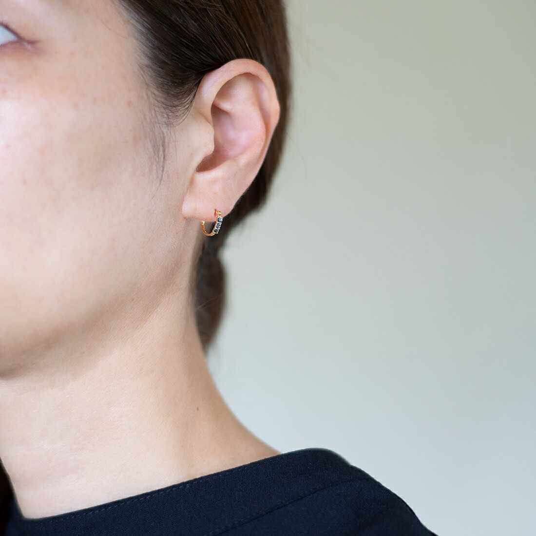 umu -アム- FINE JEWELRY STUIDIOカラーチェンジガーネット スナップピアスfp0028_i2.jpg
