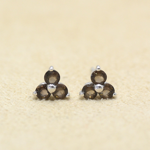 umu -アム- FINE JEWELRY STUIDIOスモーキークォーツ フラワーモチーフ スタッドピアスkk0140_kanban2.jpg