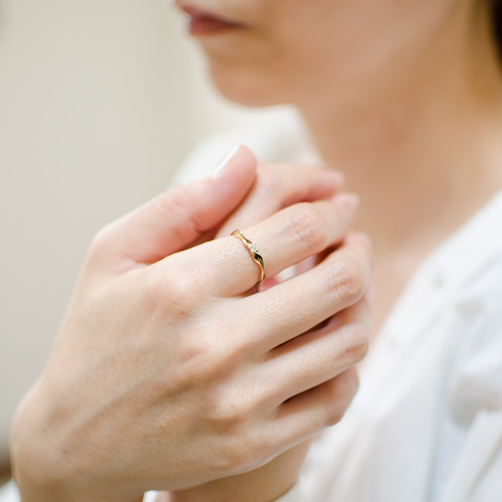 umu -アム- FINE JEWELRY STUIDIOダイヤモンド リング 「ondina」kk0410_i2.jpg