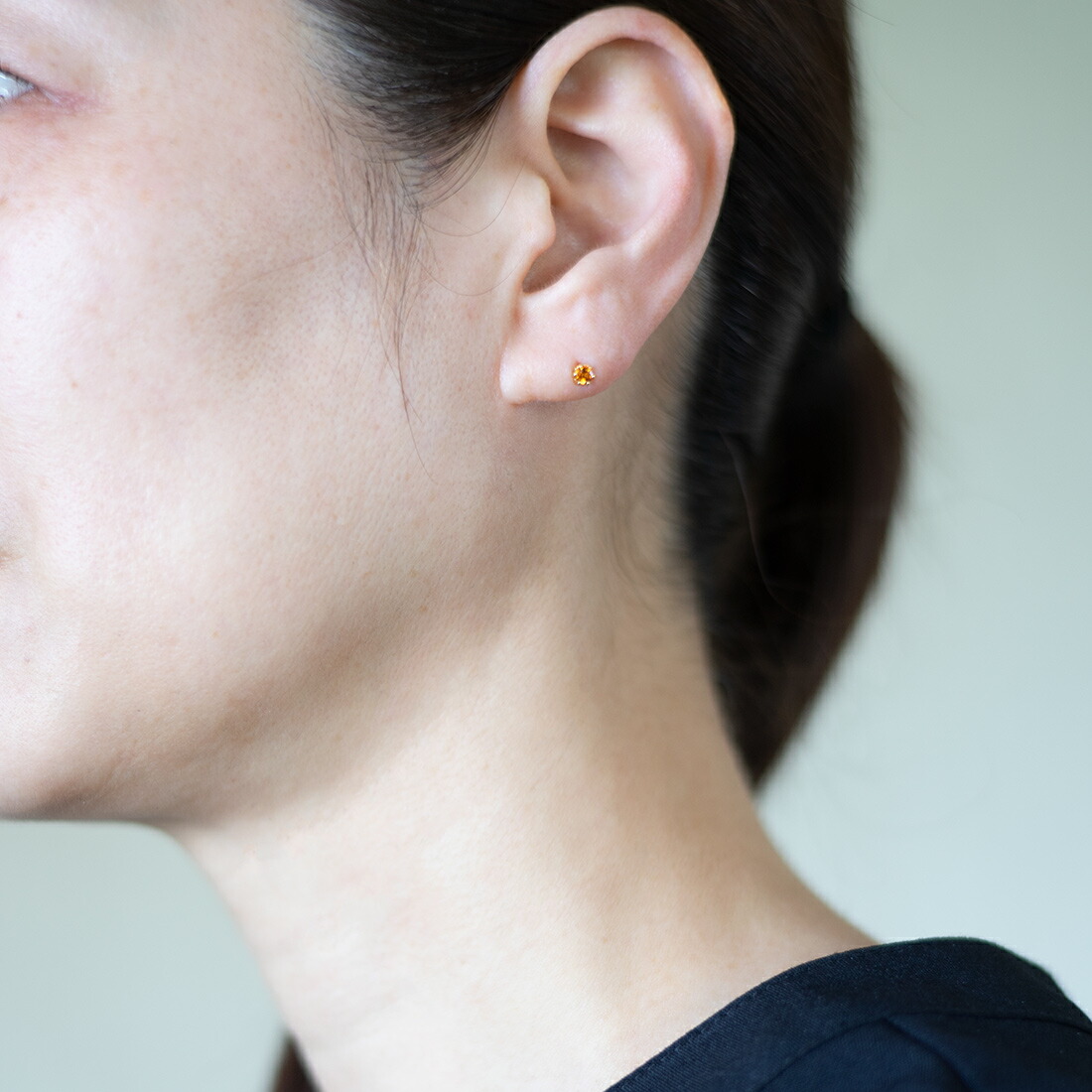 umu -アム- FINE JEWELRY STUIDIOマンダリンガーネット スタッドピアスkk0548_i3.jpg