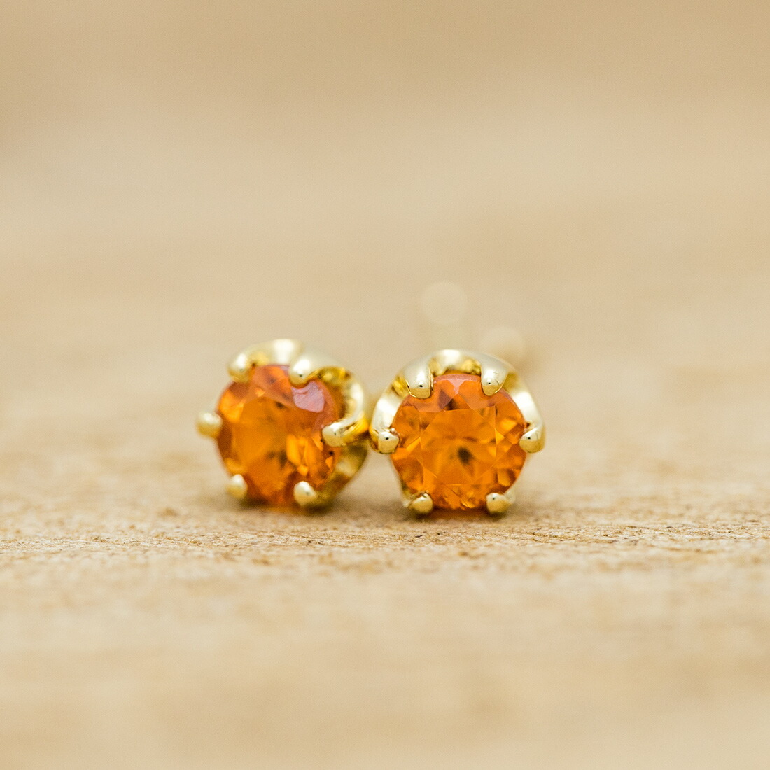 umu -アム- FINE JEWELRY STUIDIOマンダリンガーネット スタッドピアスkk0548_kanban2.jpg