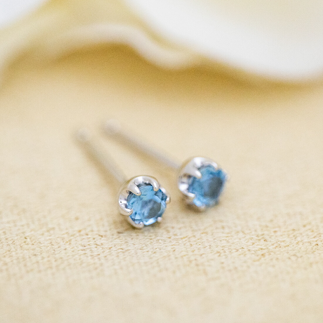 umu -アム- FINE JEWELRY STUIDIOサンタマリアアクアマリン スタッドピアスkk0553_1.jpg