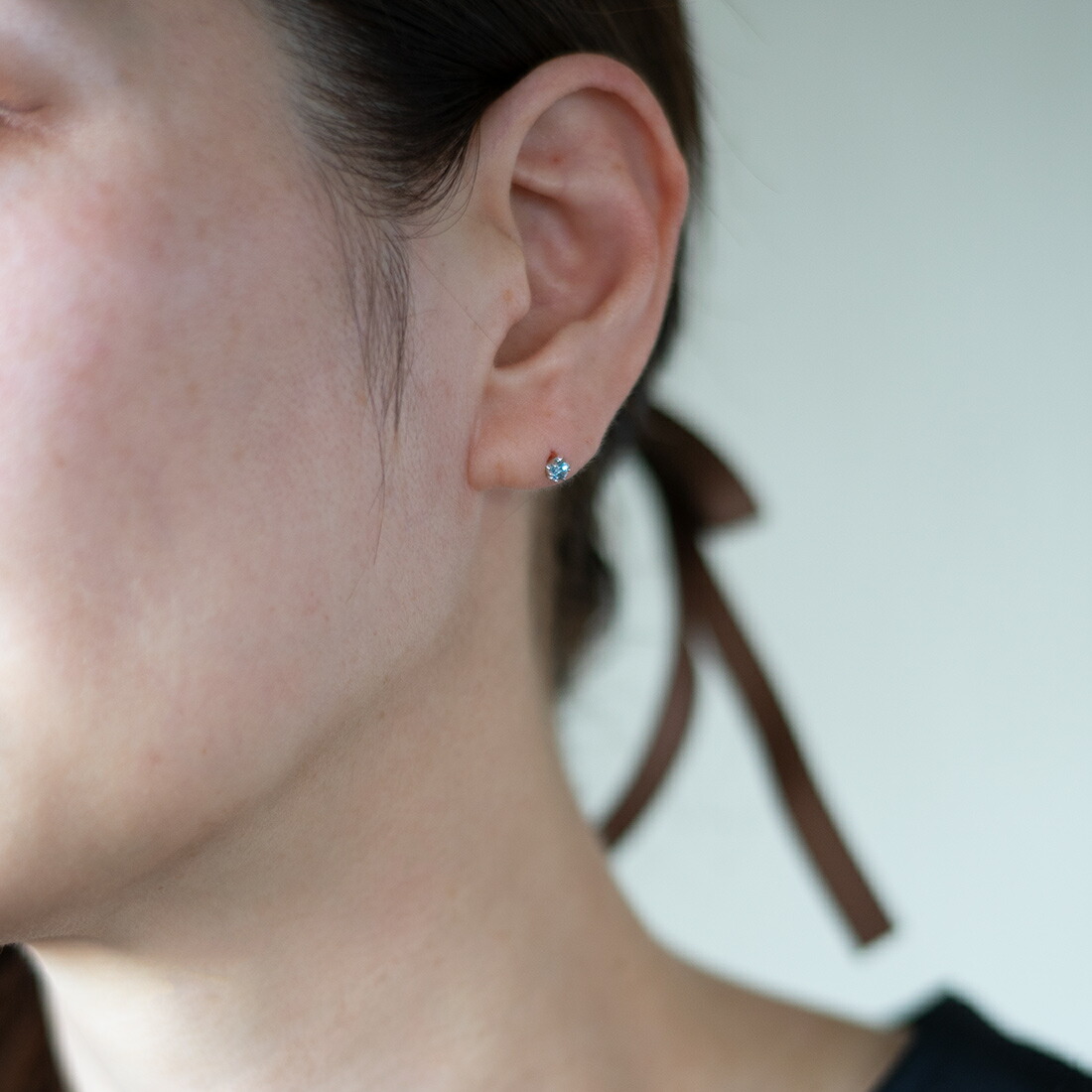 umu -アム- FINE JEWELRY STUIDIOサンタマリアアクアマリン スタッドピアスkk0553_i3.jpg