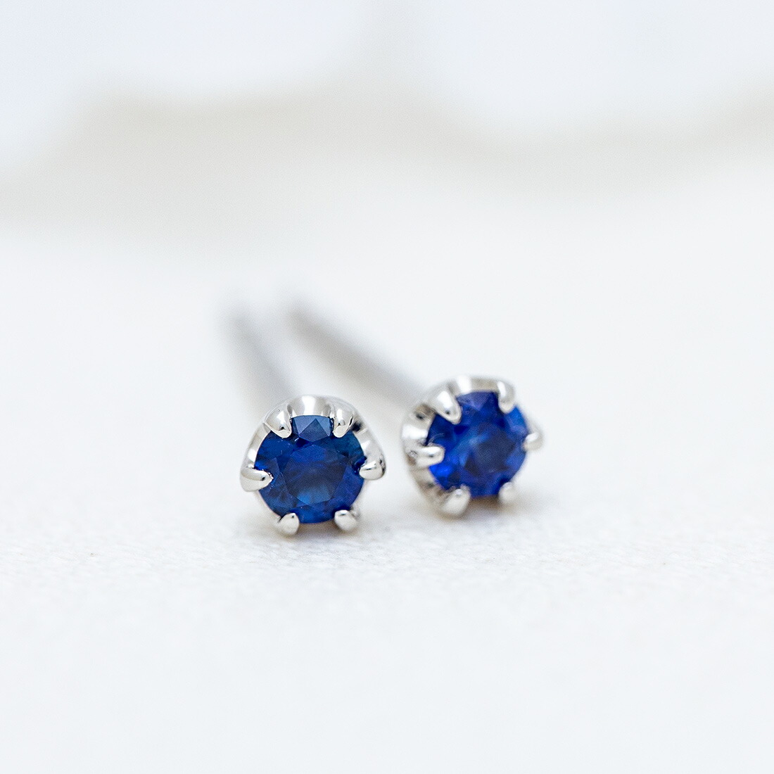 umu -アム- FINE JEWELRY STUIDIOブルーサファイア スタッドピアスkk0575_1.jpg