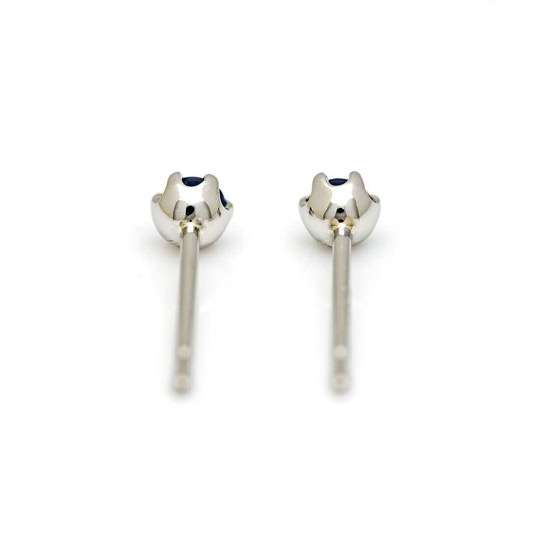 umu -アム- FINE JEWELRY STUIDIOブルーサファイア スタッドピアスkk0575_u.jpg