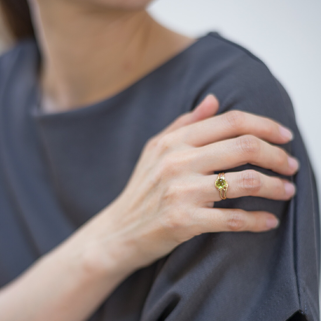 umu -アム- FINE JEWELRY STUIDIOカボション ペリドット ダイヤモンド リングkk0909_i3.jpg