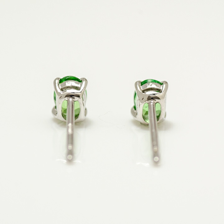 umu -アム- FINE JEWELRY STUIDIOグリーンガーネット スタッドピアスpi0011_u2.jpg
