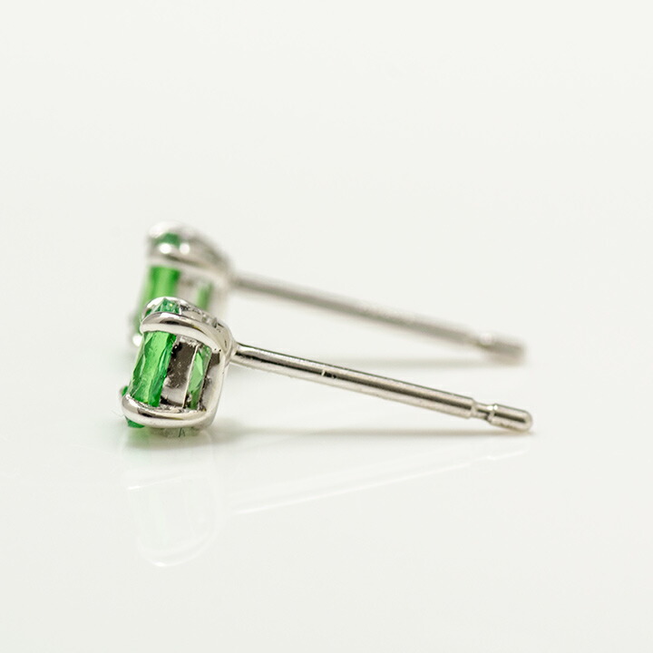 umu -アム- FINE JEWELRY STUIDIOグリーンガーネット スタッドピアスpi0011_y2.jpg