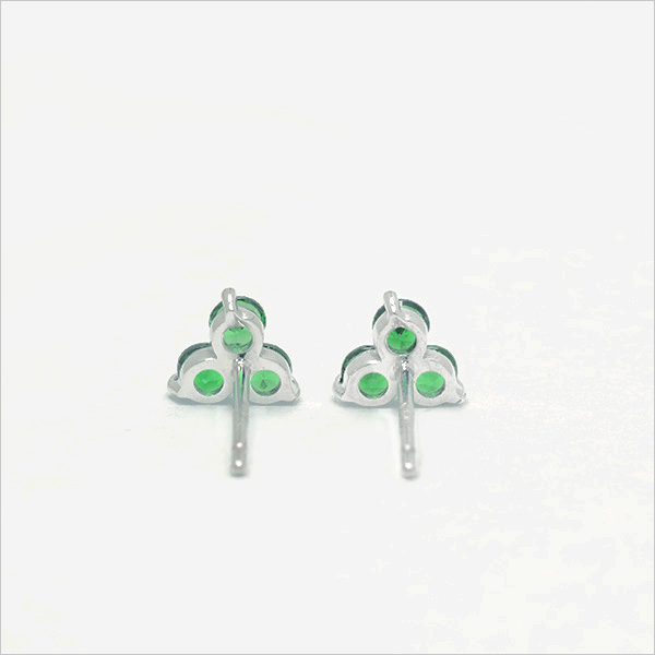 umu -アム- FINE JEWELRY STUIDIOK18 グリーンガーネット フラワーモチーフ スタッドピアスpi0036_u.jpg