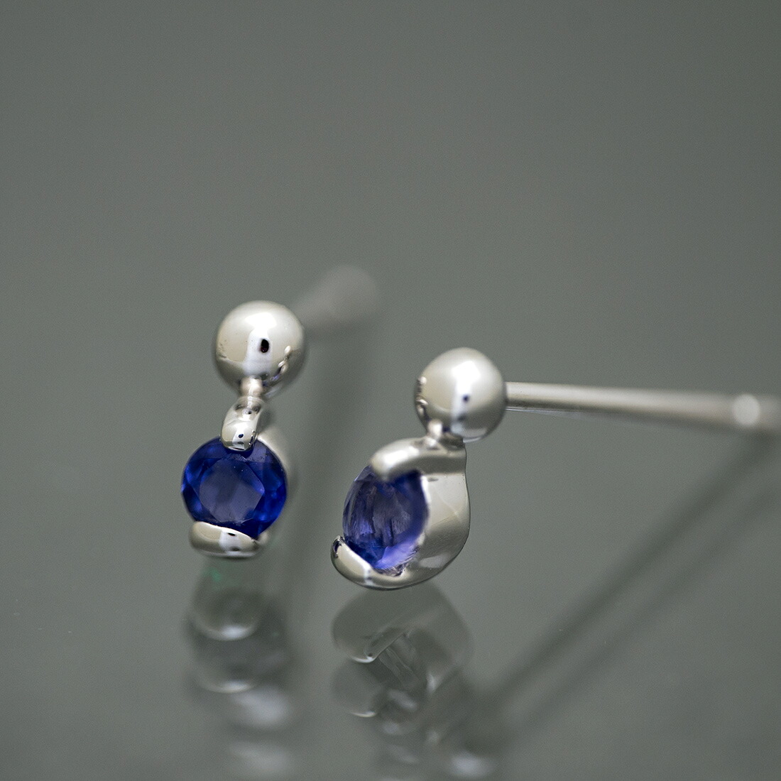 umu -アム- FINE JEWELRY STUIDIO | アイオライト スタッドピアス | 画像[pi0042_kanban2.jpg]