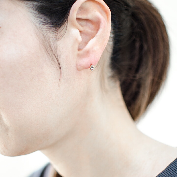umu -アム- FINE JEWELRY STUIDIOマーキス ホワイトサファイア スタッドピアスpi0099_i3.jpg