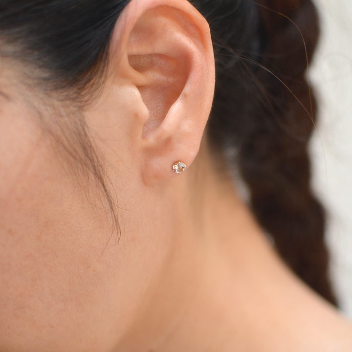 umu -アム- FINE JEWELRY STUIDIOモルガナイト スタッドピアス 「attore」pi0107_i2.jpg