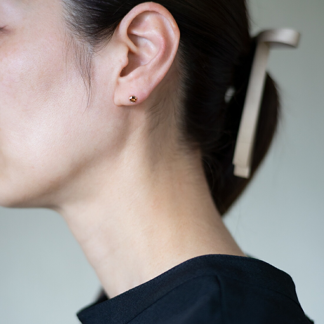 umu -アム- FINE JEWELRY STUIDIOアンダルサイト スタッドピアス 「attore」pi0110_i3.jpg