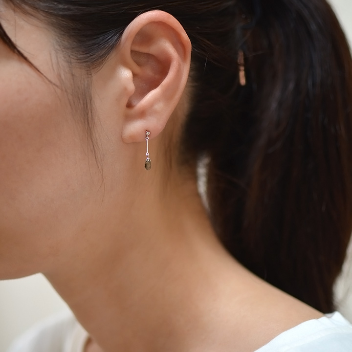 umu -アム- FINE JEWELRY STUIDIOK18 ブリオレット グリーンサファイア ピアス 「frutto」pi0133_i3.jpg