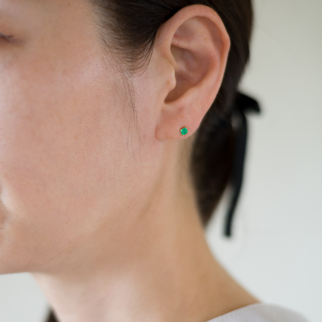 umu -アム- FINE JEWELRY STUIDIOK18 エメラルド ピアス 「quadoro」pi0145_i3.jpg