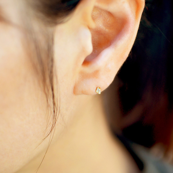 umu -アム- FINE JEWELRY STUIDIOK18 テーパーバゲット ダイヤモンド スタッドピアス 「algente」pi0163_i2.jpg