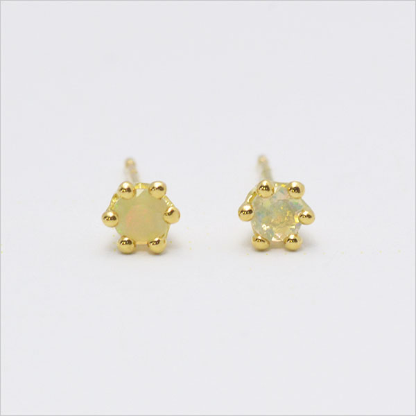umu -アム- FINE JEWELRY STUIDIOK18 オパール スタッドピアス 「reginetta」pi0180_m.jpg