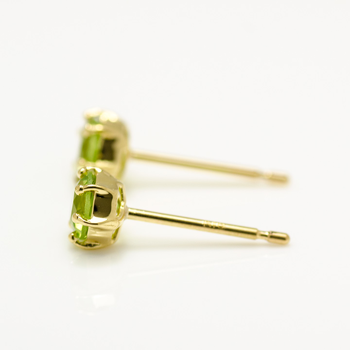 umu -アム- FINE JEWELRY STUIDIOK18 ペリドット スタッドピアス 「involtare」pi0189_y.jpg
