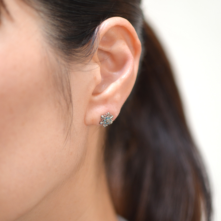 umu -アム- FINE JEWELRY STUIDIOK18 ブルーダイヤモンド ダイヤモンド スノーモチーフ スタッドピアスpi0191_i3.jpg