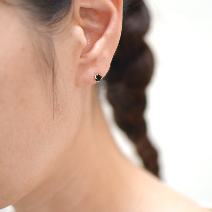 umu -アム- FINE JEWELRY STUIDIOK18 オニキス スタッドピアス 「attore」pi0197_i3.jpg