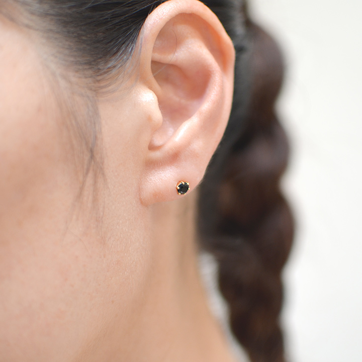 umu -アム- FINE JEWELRY STUIDIOK18 オニキス スタッドピアス 「involtare」pi0198_i2.jpg