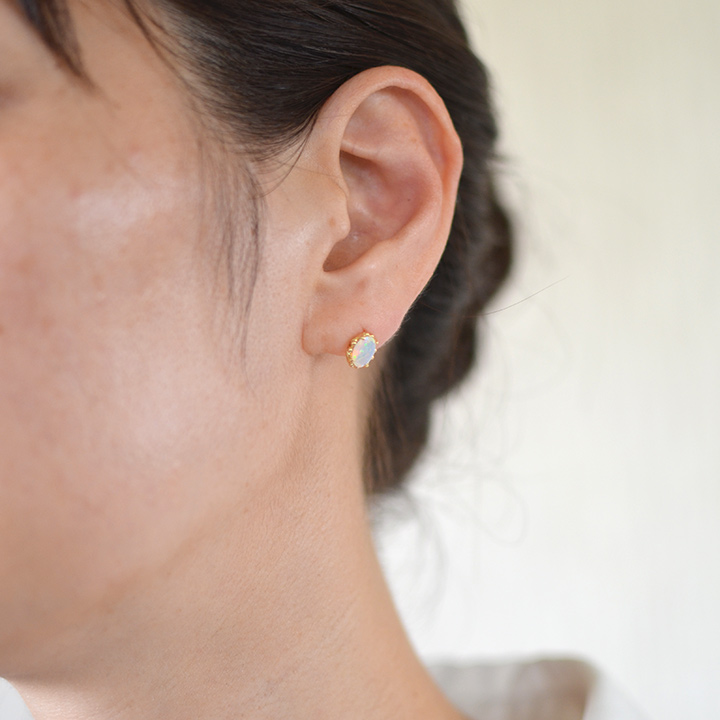umu -アム- FINE JEWELRY STUIDIOK18 ライトオパール スタッドピアス 「fresco」pi0200_i3.jpg