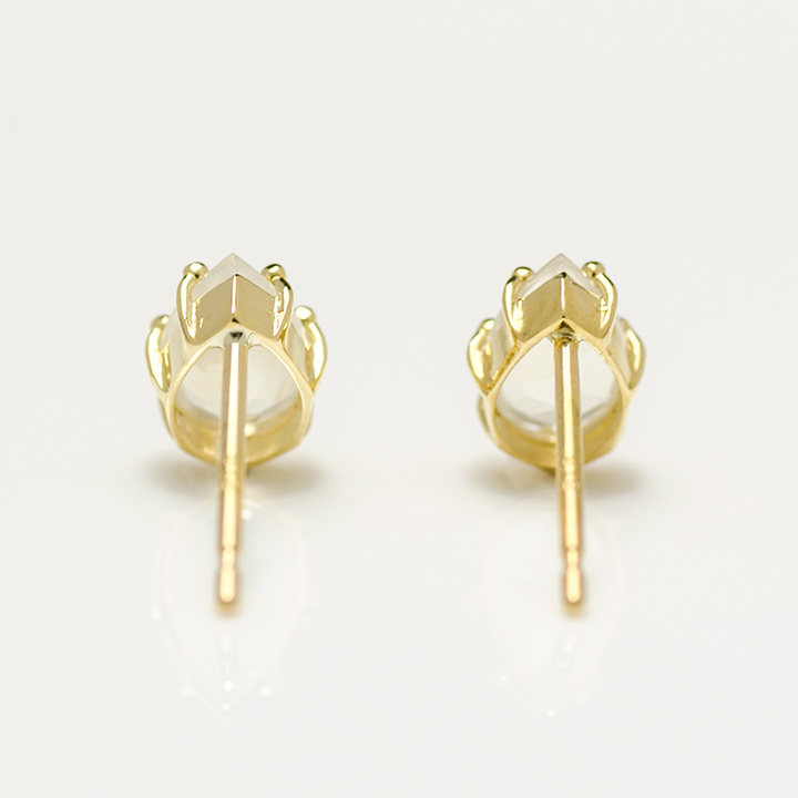 umu -アム- FINE JEWELRY STUIDIOK18 ムーンストーン スタッドピアスpi0206_u.jpg