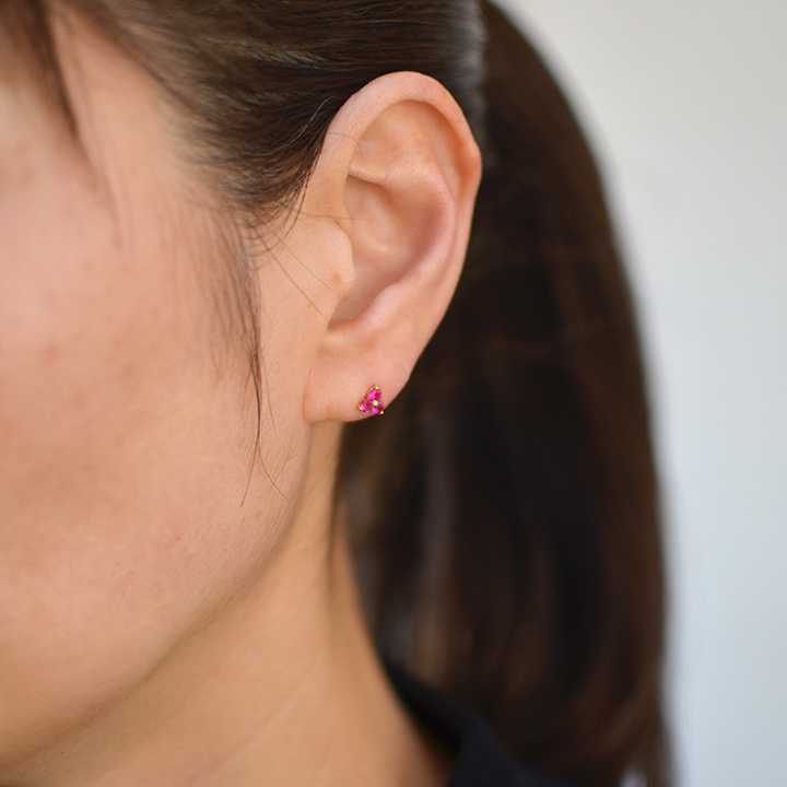 umu -アム- FINE JEWELRY STUIDIOK18 ルビー フラワーモチーフ スタッドピアスpi0208_i3.jpg