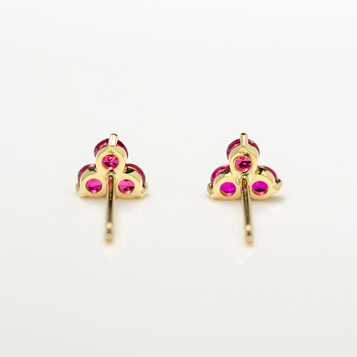 umu -アム- FINE JEWELRY STUIDIOK18 ルビー フラワーモチーフ スタッドピアスpi0208_u.jpg