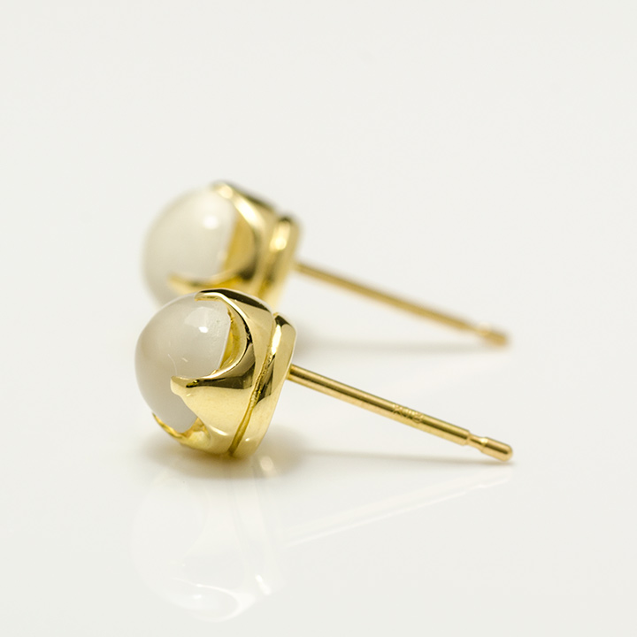 umu -アム- FINE JEWELRY STUIDIOカボション ムーンストーン スタッドピアスpi0210_y.jpg