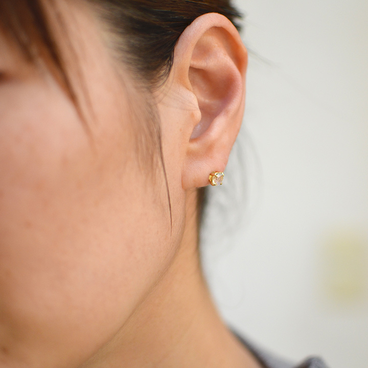 umu -アム- FINE JEWELRY STUIDIOK18 ブルームーンストーン スタッドピアスpi0212_i2.jpg