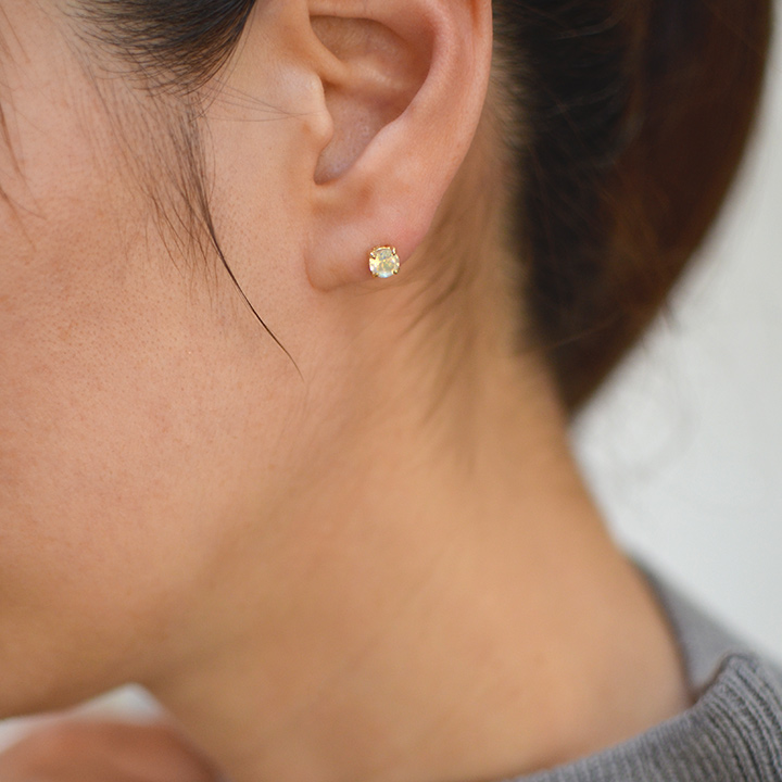 umu -アム- FINE JEWELRY STUIDIOK18 ブルームーンストーン スタッドピアスpi0212_i3.jpg