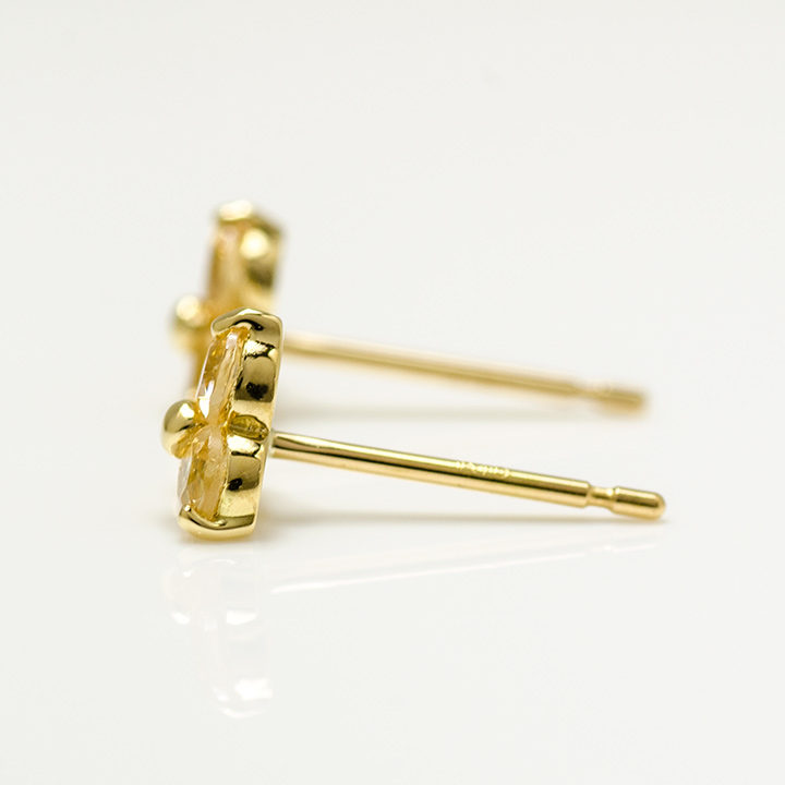 umu -アム- FINE JEWELRY STUIDIOK18 グロッシュラーライトガーネット フラワー スタッドピアスpi0215_y.jpg