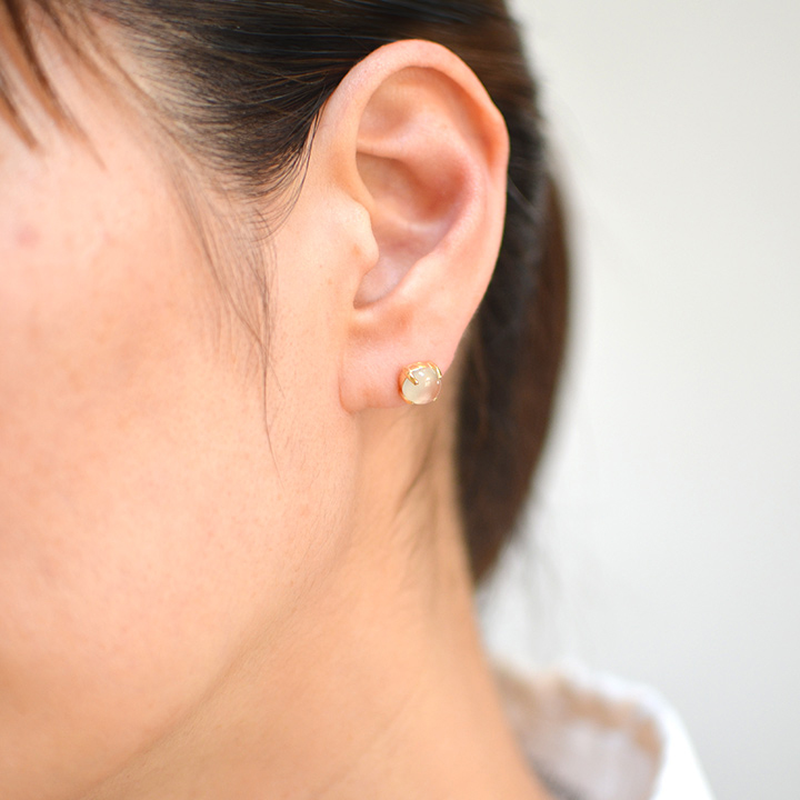 umu -アム- FINE JEWELRY STUIDIOカボション ムーンストーン スタッドピアスpi0220_i2.jpg