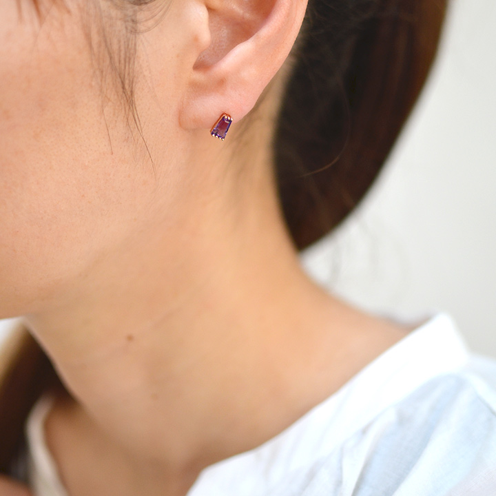 umu -アム- FINE JEWELRY STUIDIOK18 テーパーバゲット アメシスト スタッドピアスpi0221_i3.jpg