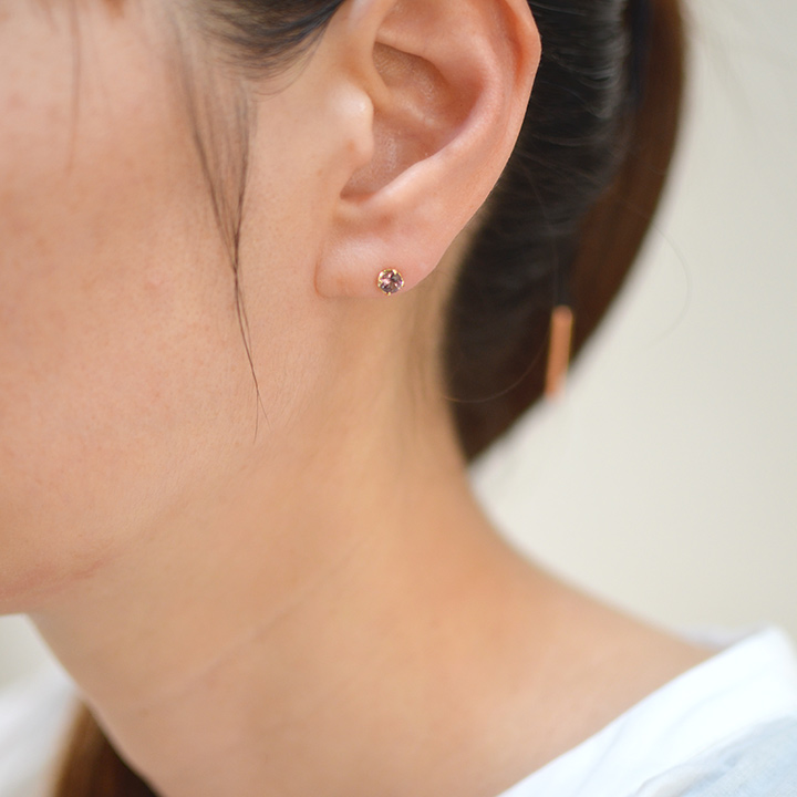 umu -アム- FINE JEWELRY STUIDIOK18 カラーチェンジガーネット スタッドピアス 「attore」pi0226_i3.jpg