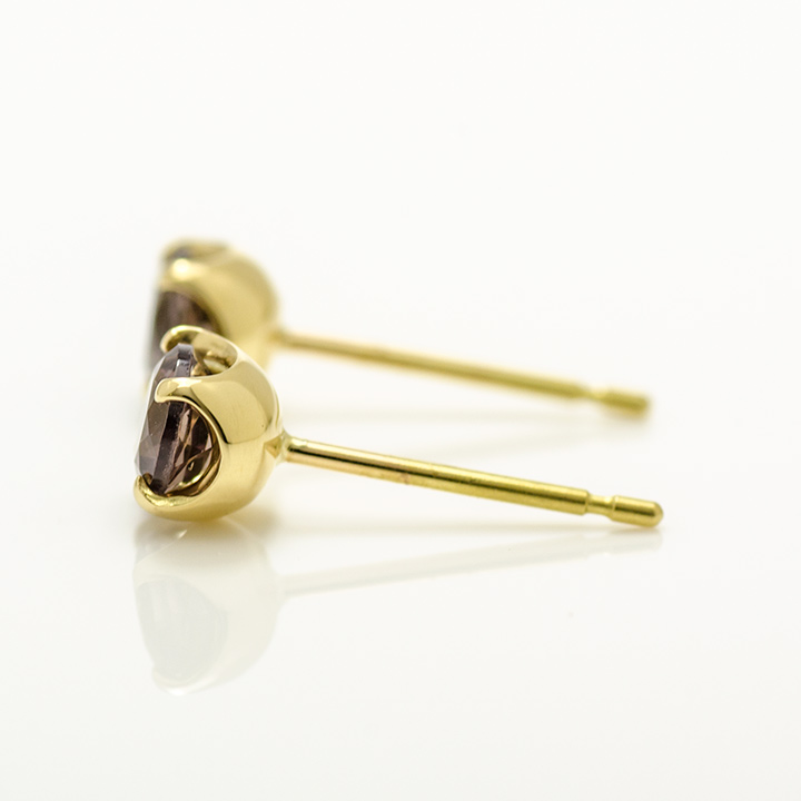 umu -アム- FINE JEWELRY STUIDIOK18 カラーチェンジガーネット スタッドピアス 「attore」pi0226_y.jpg