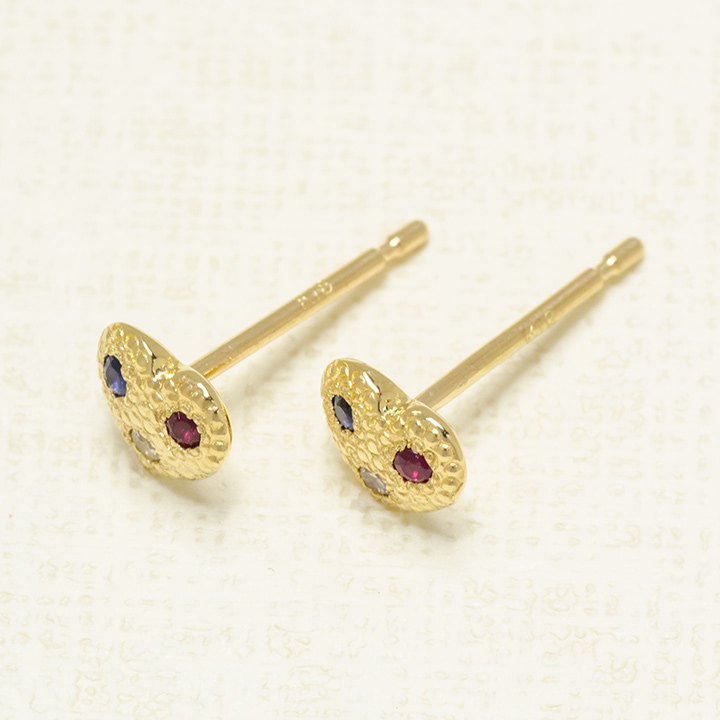 umu -アム- FINE JEWELRY STUIDIOK18 トリコロール ハートモチーフ スタッドピアス 「certo」pi0235_kanban2.jpg