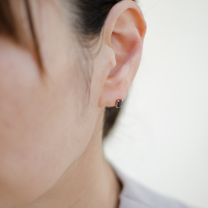 umu -アム- FINE JEWELRY STUIDIOK18 ロンドンブルートパーズ スタッドピアス 「formella」pi0239_i2.jpg