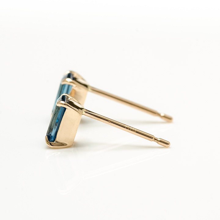 umu -アム- FINE JEWELRY STUIDIOK18 ロンドンブルートパーズ スタッドピアス 「formella」pi0239_y.jpg