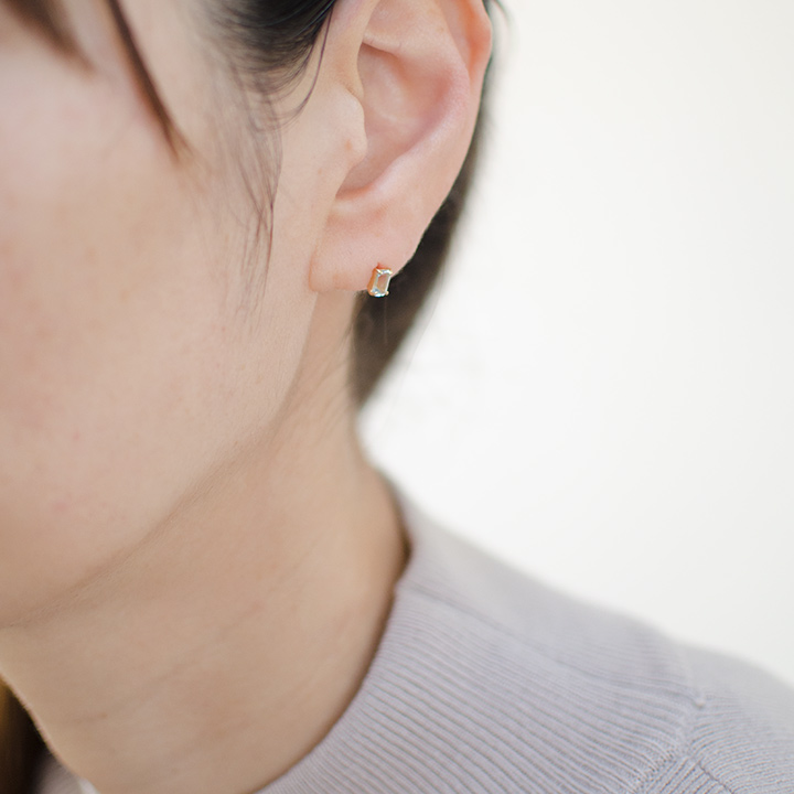 umu -アム- FINE JEWELRY STUIDIOK18 アクアマリン スタッドピアス 「formella」pi0240_i3.jpg