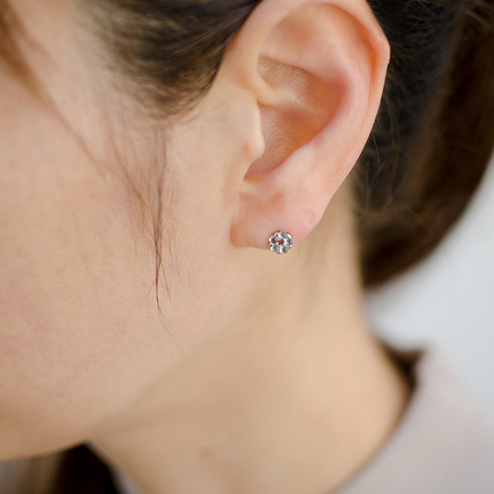 umu -アム- FINE JEWELRY STUIDIOK18 ブルームーンストーン フラワーモチーフ スタッドピアスpi0241_i2.jpg