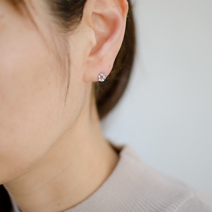 umu -アム- FINE JEWELRY STUIDIOK18 ブルームーンストーン フラワーモチーフ スタッドピアスpi0241_i3.jpg
