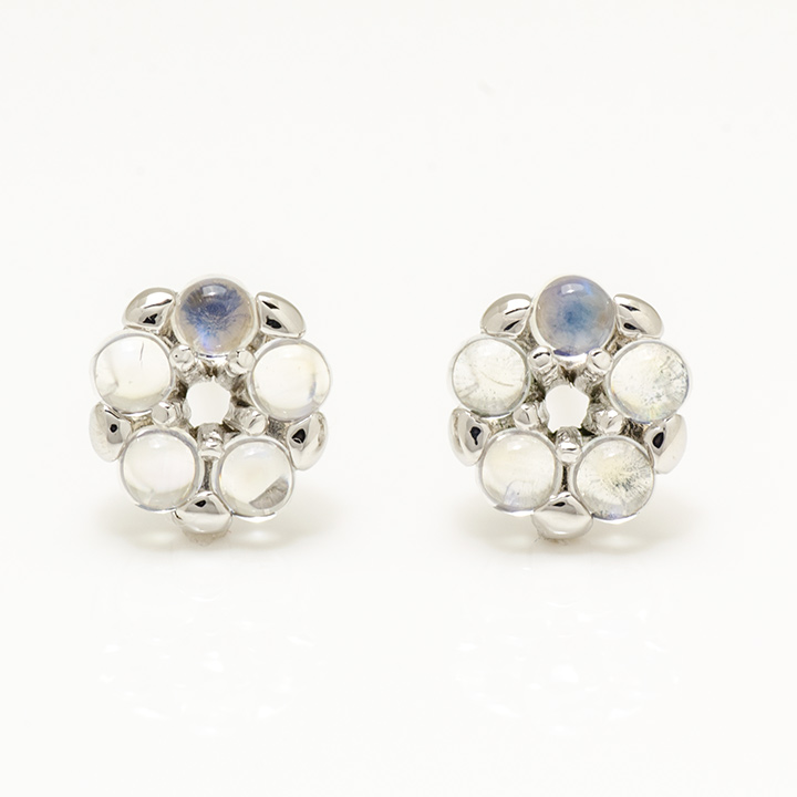 umu -アム- FINE JEWELRY STUIDIOK18 ブルームーンストーン フラワーモチーフ スタッドピアスpi0241_m.jpg