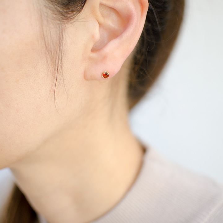 umu -アム- FINE JEWELRY STUIDIOK18 ガーネット スタッドピアス 「attore」pi0242_i3.jpg