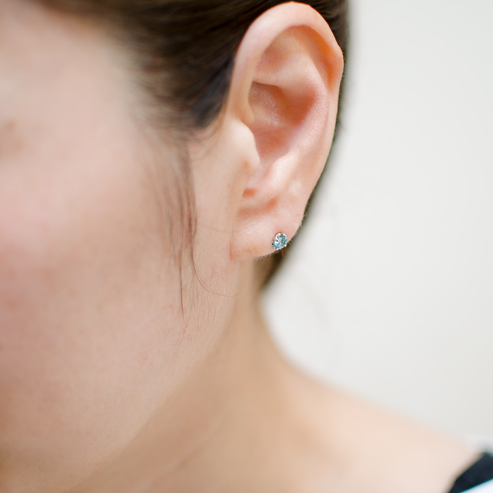 umu -アム- FINE JEWELRY STUIDIOK18 ブルージルコン スタッドピアス 「attore」pi0251_i2.jpg